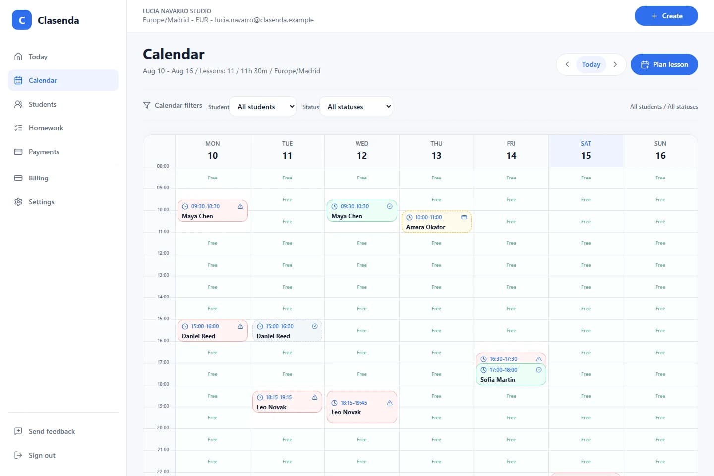 Clasenda weekly calendar showing recurring lessons, exact times and open availability